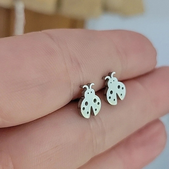 Ladybug Stud Earrings - Picture 4 of 8
